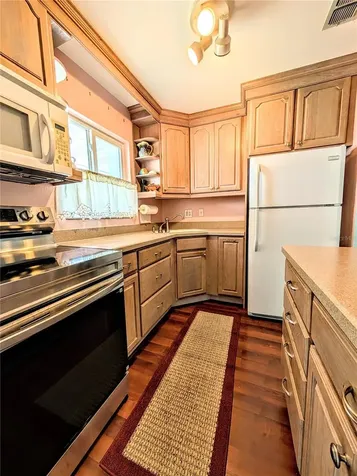 2238 Canal Drive Bradenton FL 34207