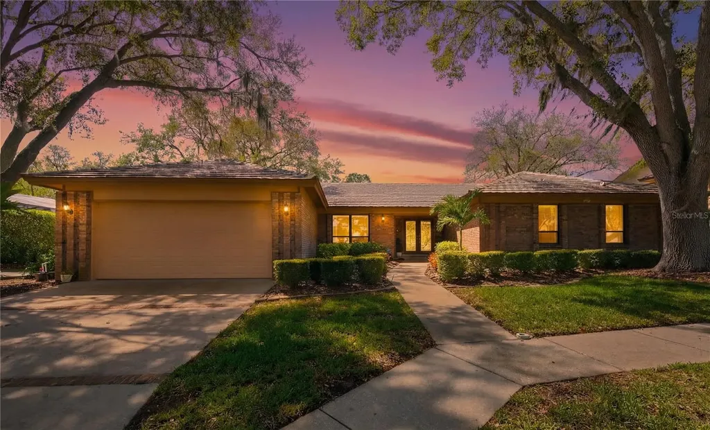 3472 Shoreline Circle Palm Harbor FL 34684
