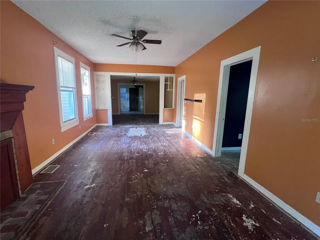 177 E 3rd Avenue Pierson FL 32180