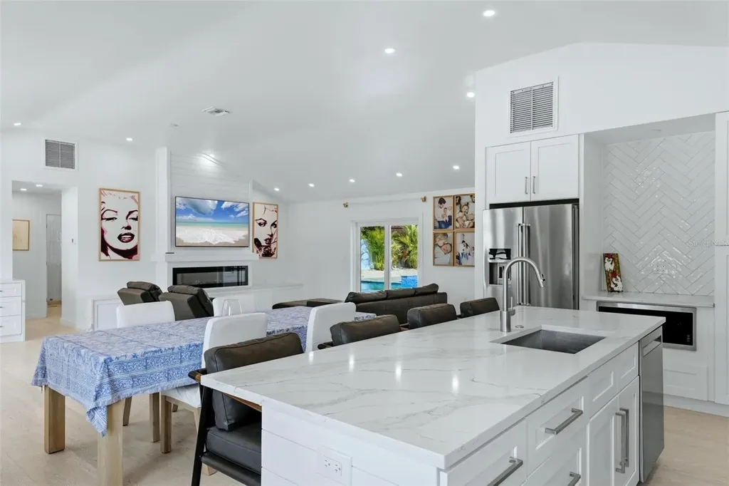 2473 Ringling Boulevard Sarasota FL 34237