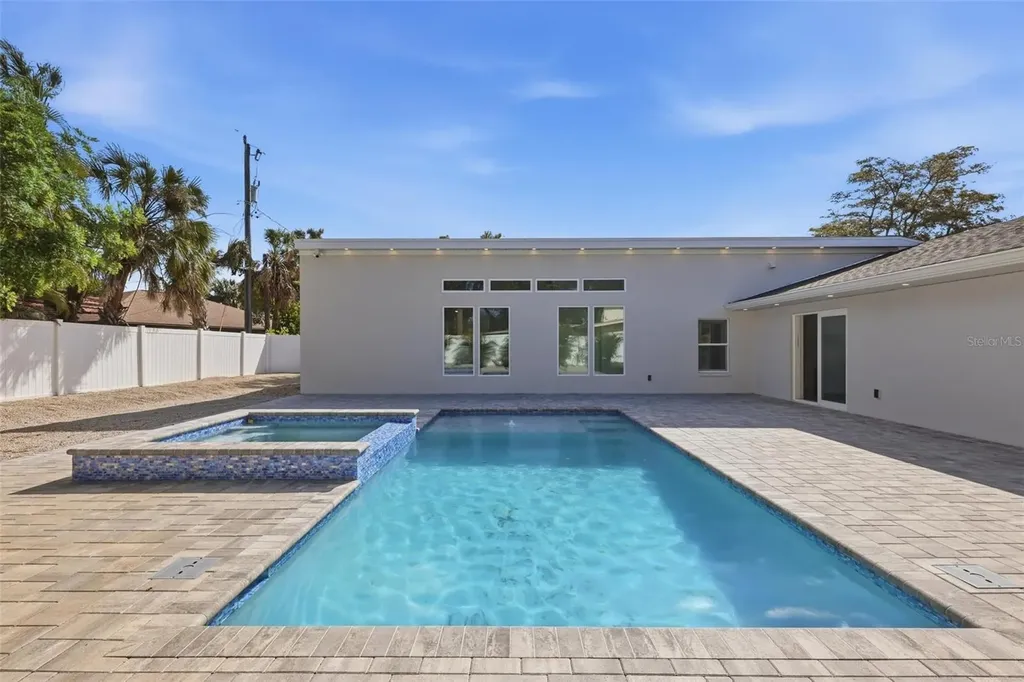 2473 Ringling Boulevard Sarasota FL 34237