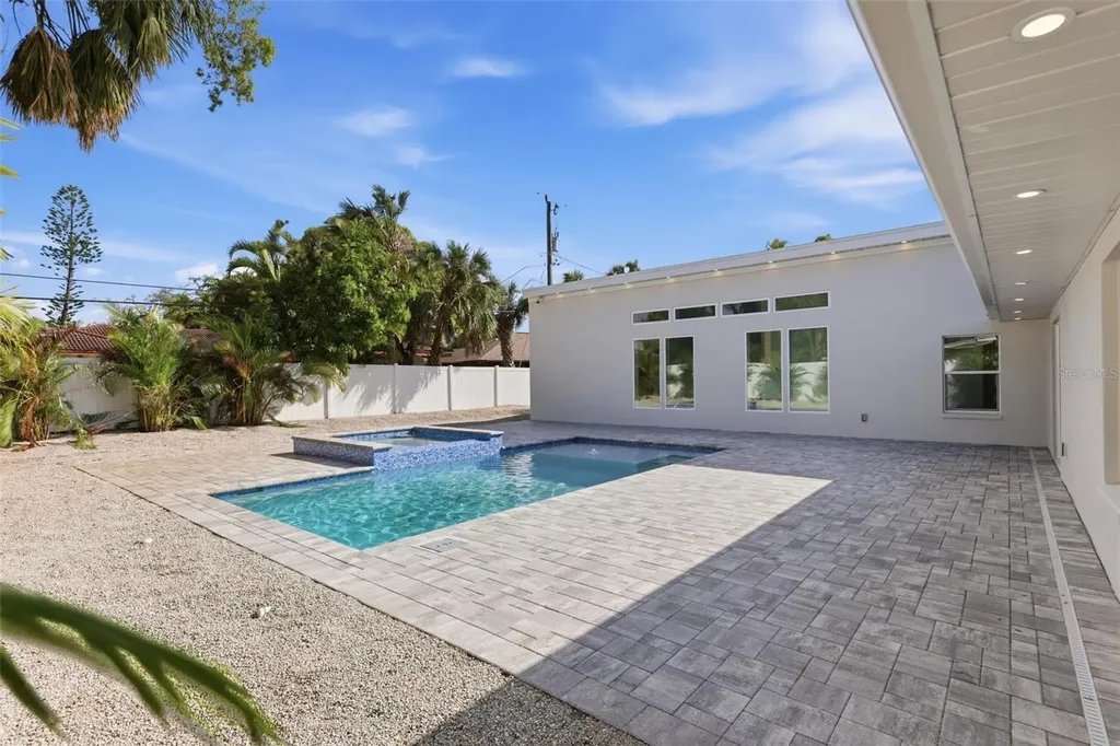 2473 Ringling Boulevard Sarasota FL 34237