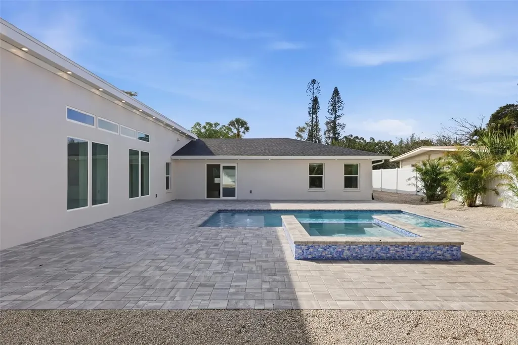 2473 Ringling Boulevard Sarasota FL 34237