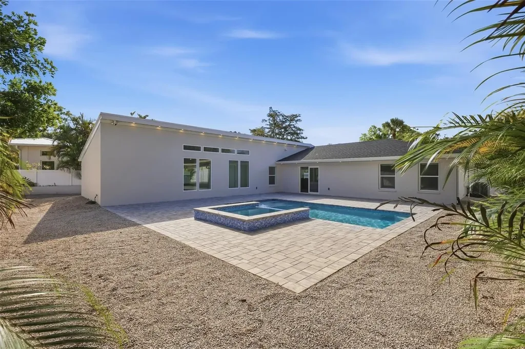 2473 Ringling Boulevard Sarasota FL 34237