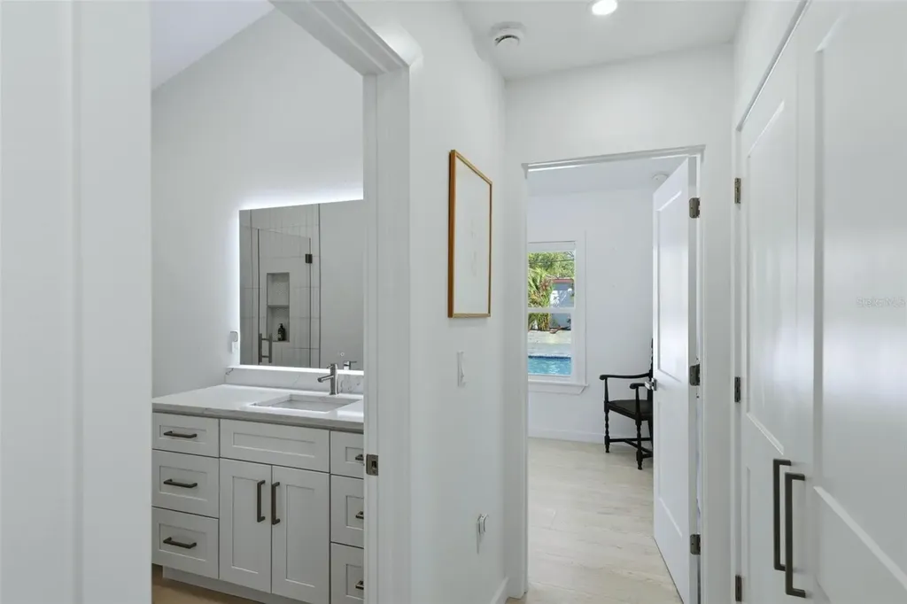 2473 Ringling Boulevard Sarasota FL 34237