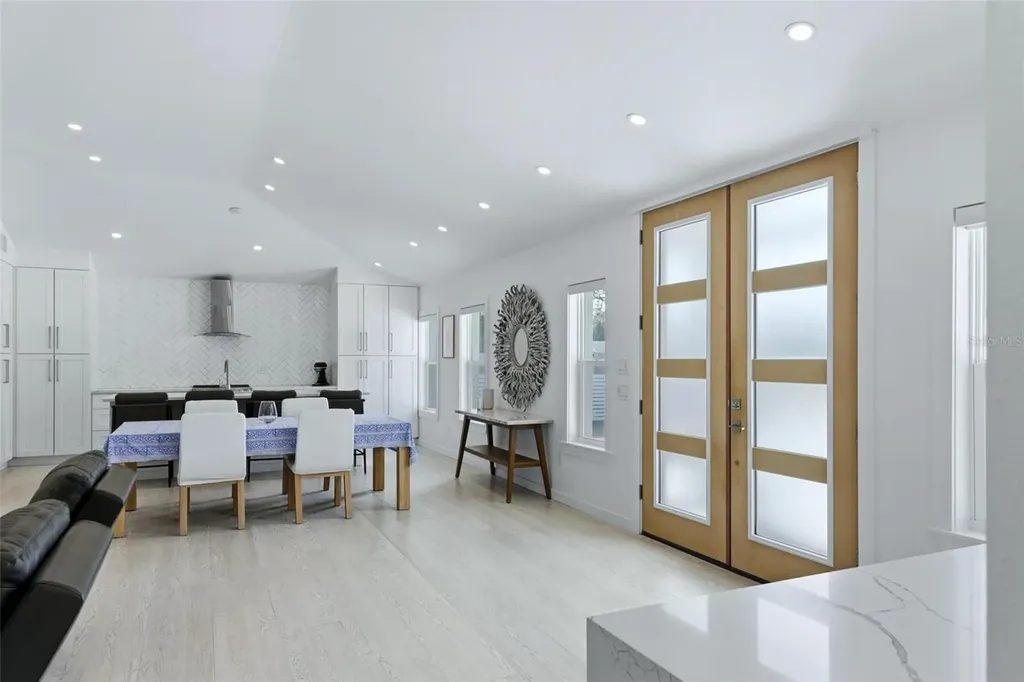2473 Ringling Boulevard Sarasota FL 34237