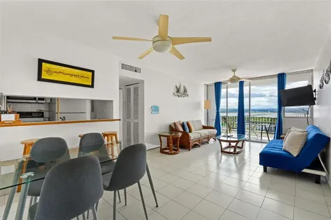 5349 Avenida Isla Verde Carolina PR 00979