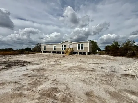 15033 NW 264th Street Okeechobee FL 34972