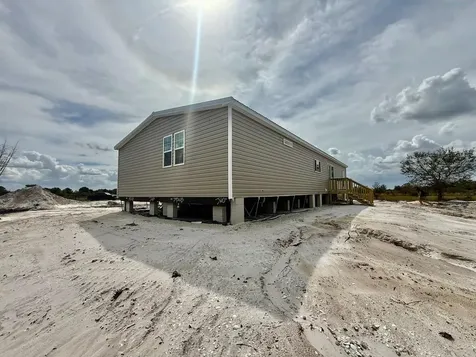 15033 NW 264th Street Okeechobee FL 34972
