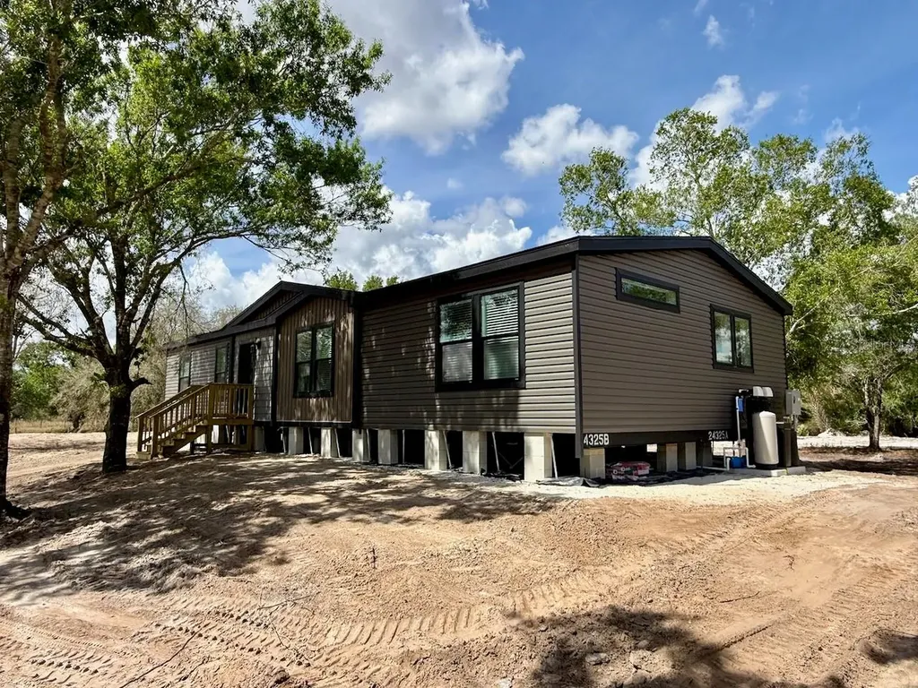 18127 NW 278th Street Okeechobee FL 34972
