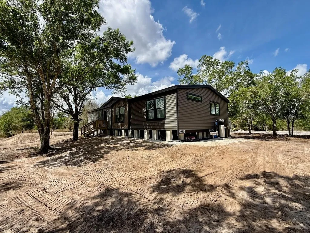 18127 NW 278th Street Okeechobee FL 34972