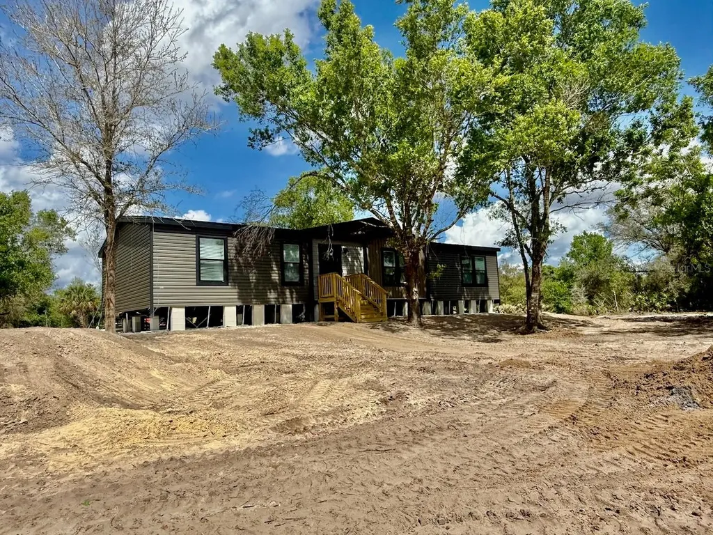 18127 NW 278th Street Okeechobee FL 34972