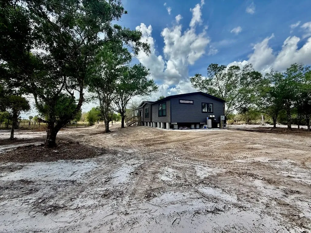 18127 NW 278th Street Okeechobee FL 34972