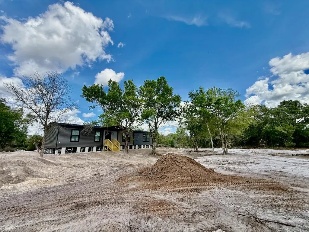 18127 NW 278th Street Okeechobee FL 34972