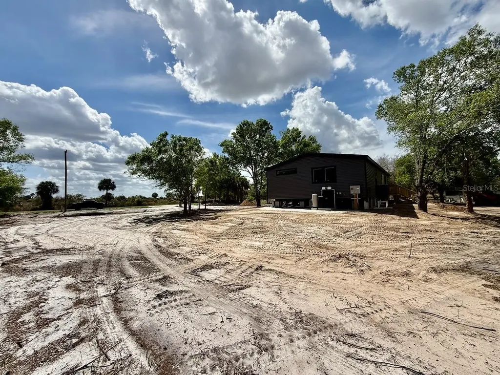18127 NW 278th Street Okeechobee FL 34972