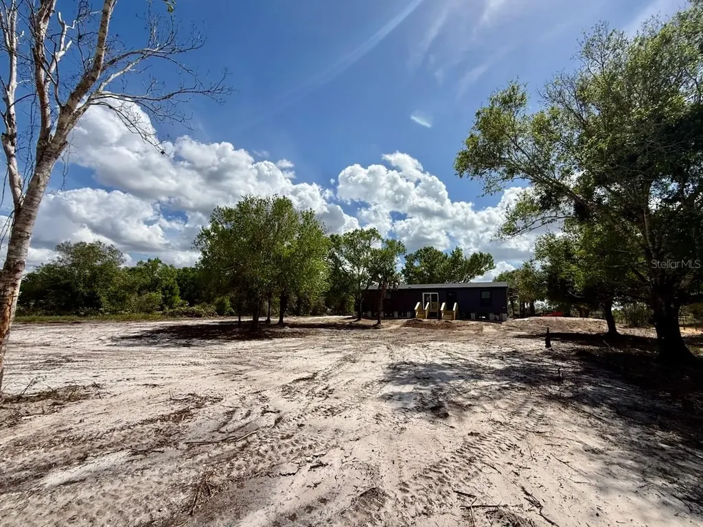 18127 NW 278th Street Okeechobee FL 34972
