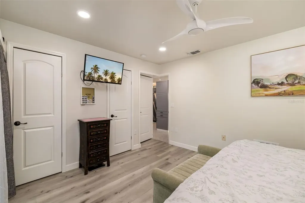5023 Village Gardens Drive Sarasota FL 34234