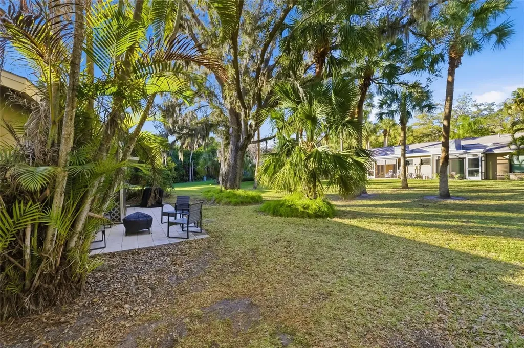 5023 Village Gardens Drive Sarasota FL 34234