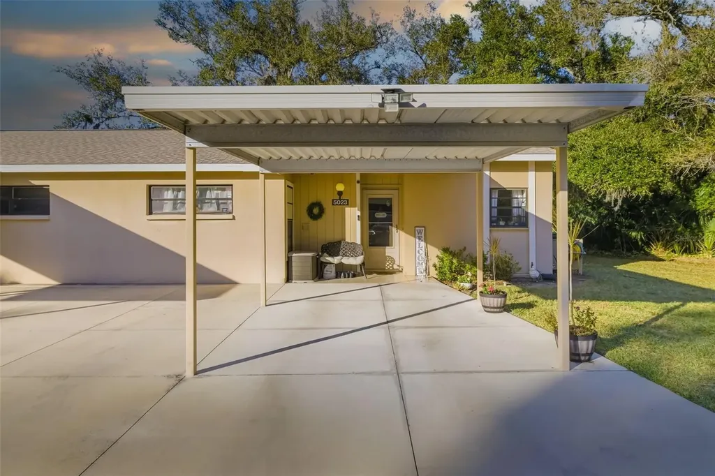 5023 Village Gardens Drive Sarasota FL 34234
