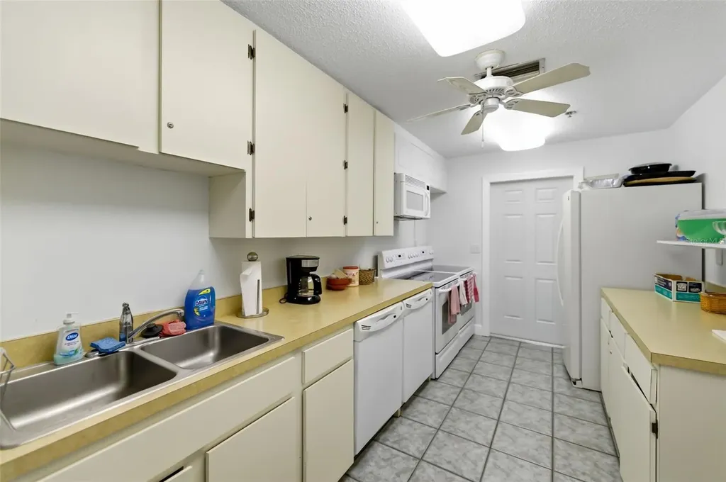 5023 Village Gardens Drive Sarasota FL 34234