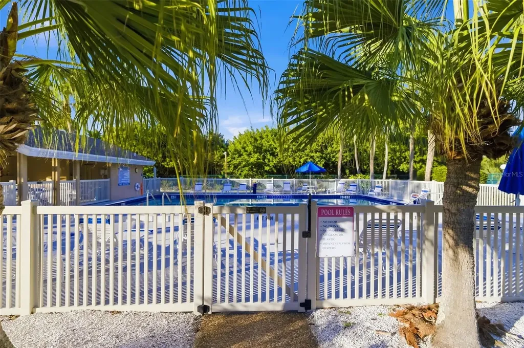 5023 Village Gardens Drive Sarasota FL 34234
