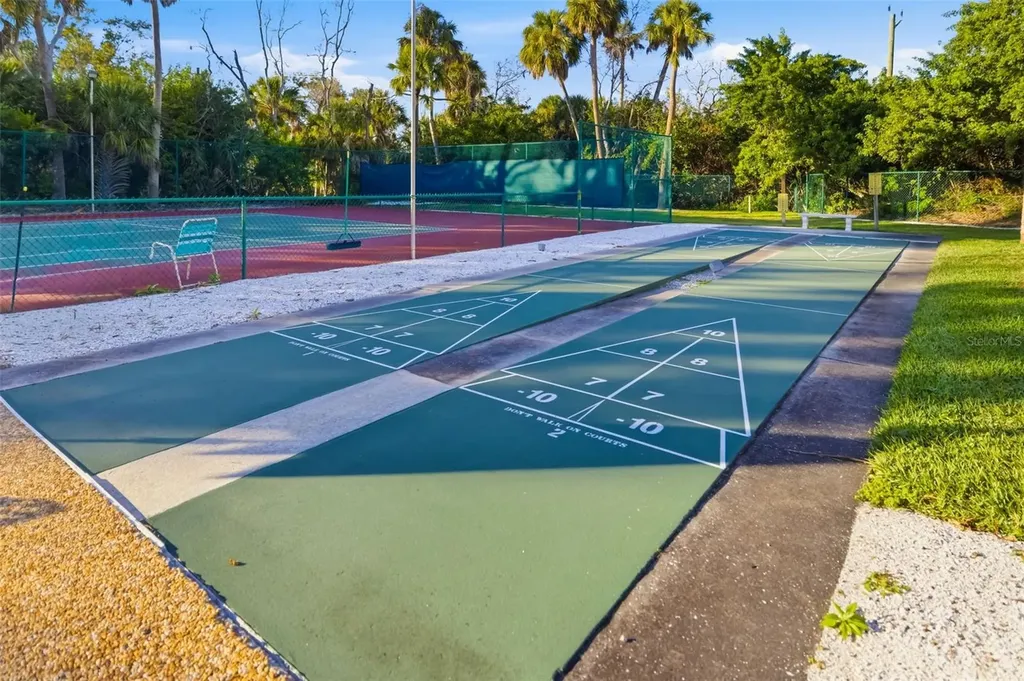 5023 Village Gardens Drive Sarasota FL 34234