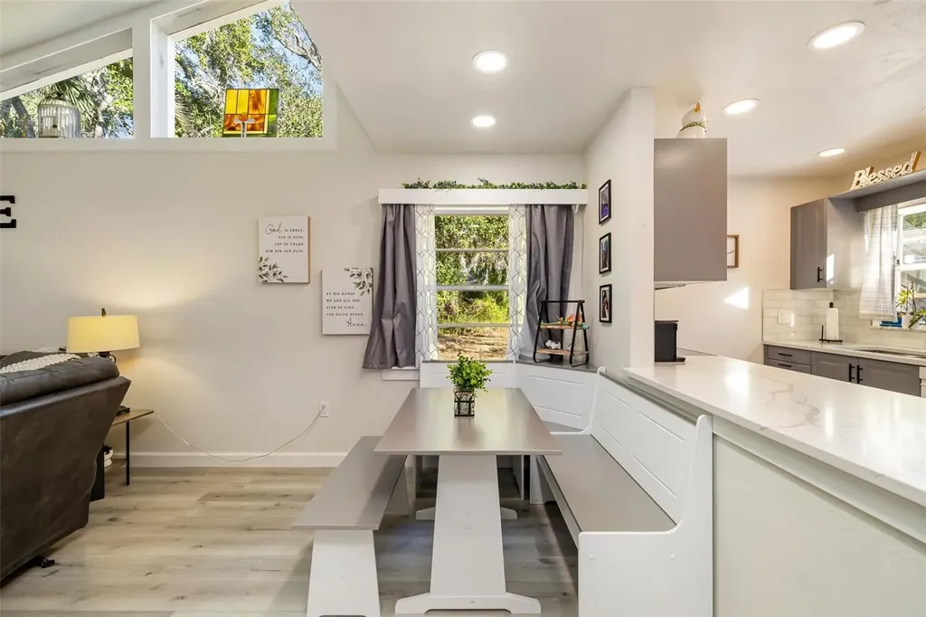 5023 Village Gardens Drive Sarasota FL 34234