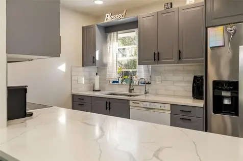5023 Village Gardens Drive Sarasota FL 34234