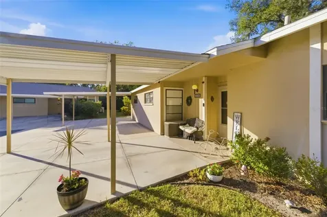 5023 Village Gardens Drive Sarasota FL 34234
