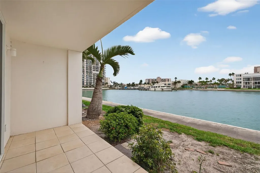 7540 Bay Island Drive S South Pasadena FL 33707