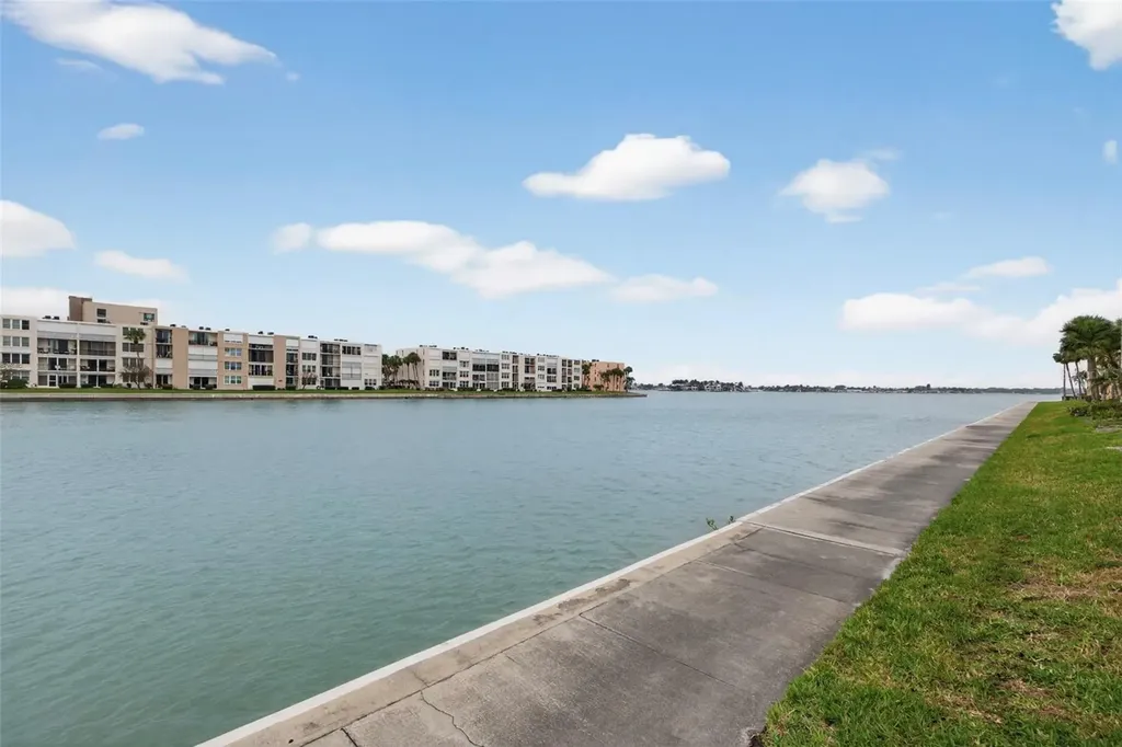 7540 Bay Island Drive S South Pasadena FL 33707