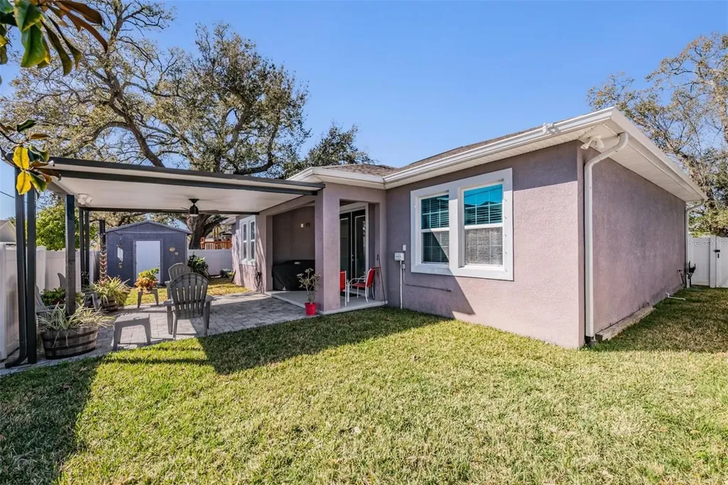 3008 W Leroy Street Tampa FL 33607