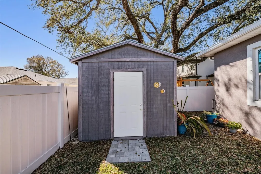 3008 W Leroy Street Tampa FL 33607