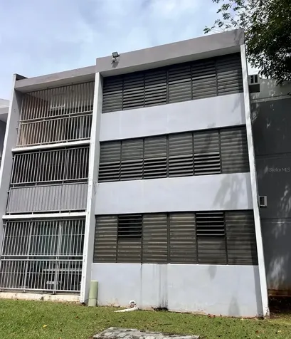 10 II Santa Cruz Bayamon PR 00961