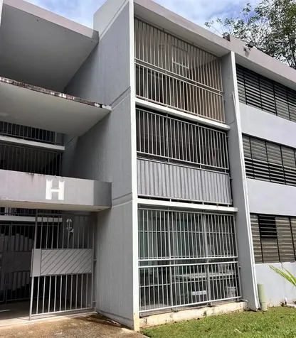 10 II Santa Cruz Bayamon PR 00961