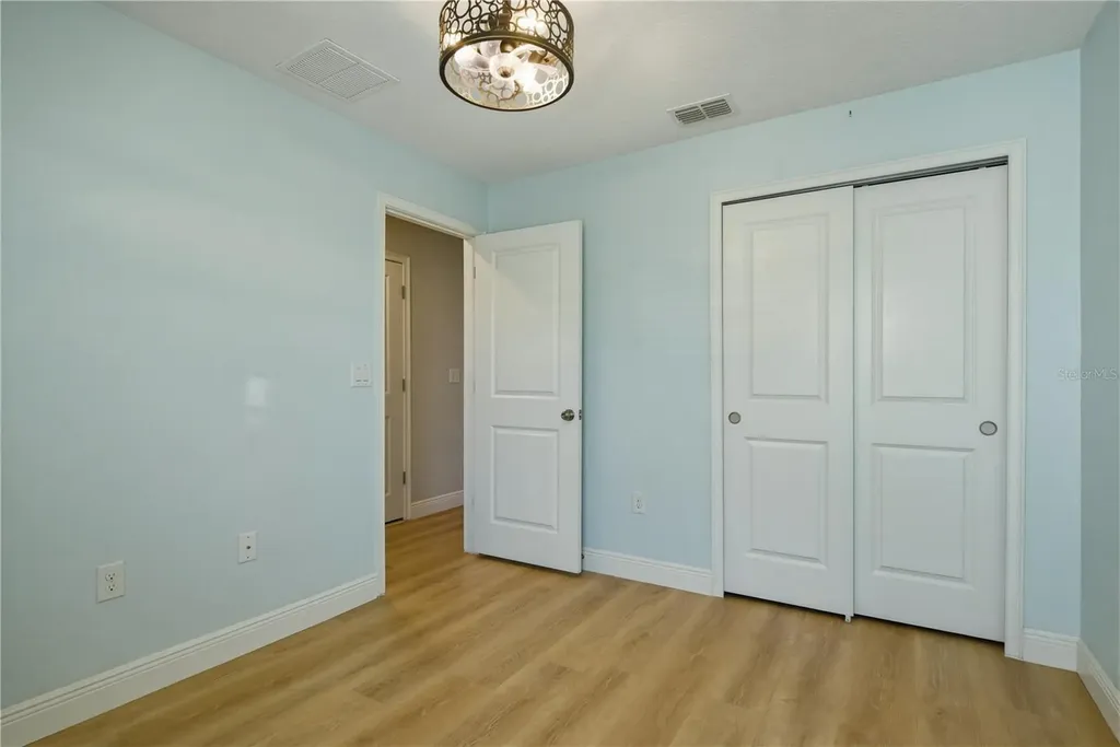 1008 Mango Court Oldsmar FL 34677