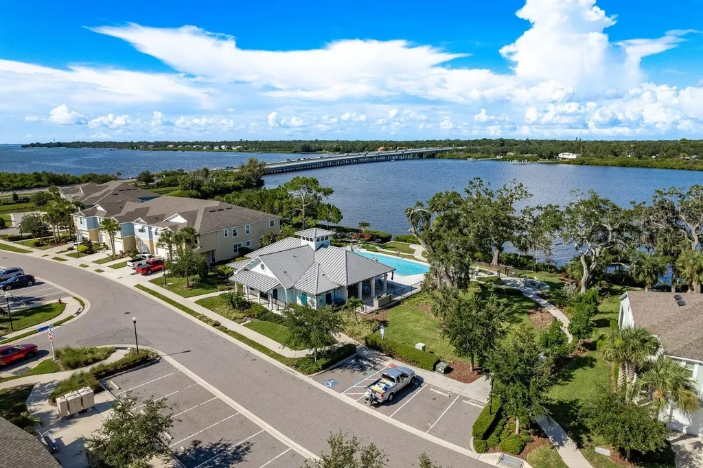 1008 Mango Court Oldsmar FL 34677