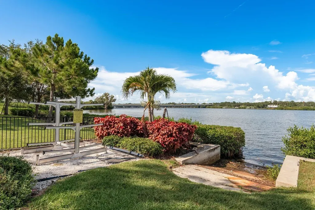 1008 Mango Court Oldsmar FL 34677