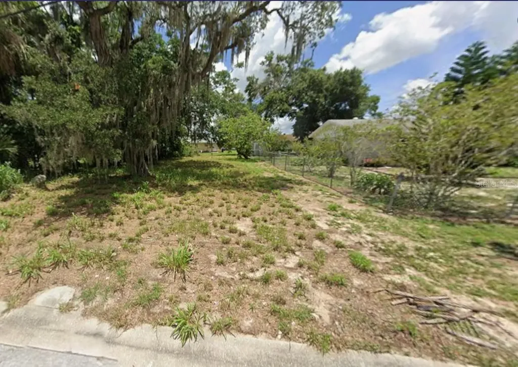 206 W Stuart Avenue Lake Wales FL 33853