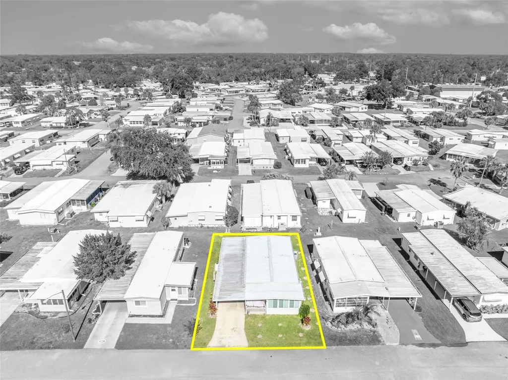 223 Paradise S Leesburg FL 34788
