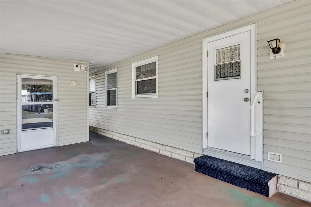 223 Paradise S Leesburg FL 34788