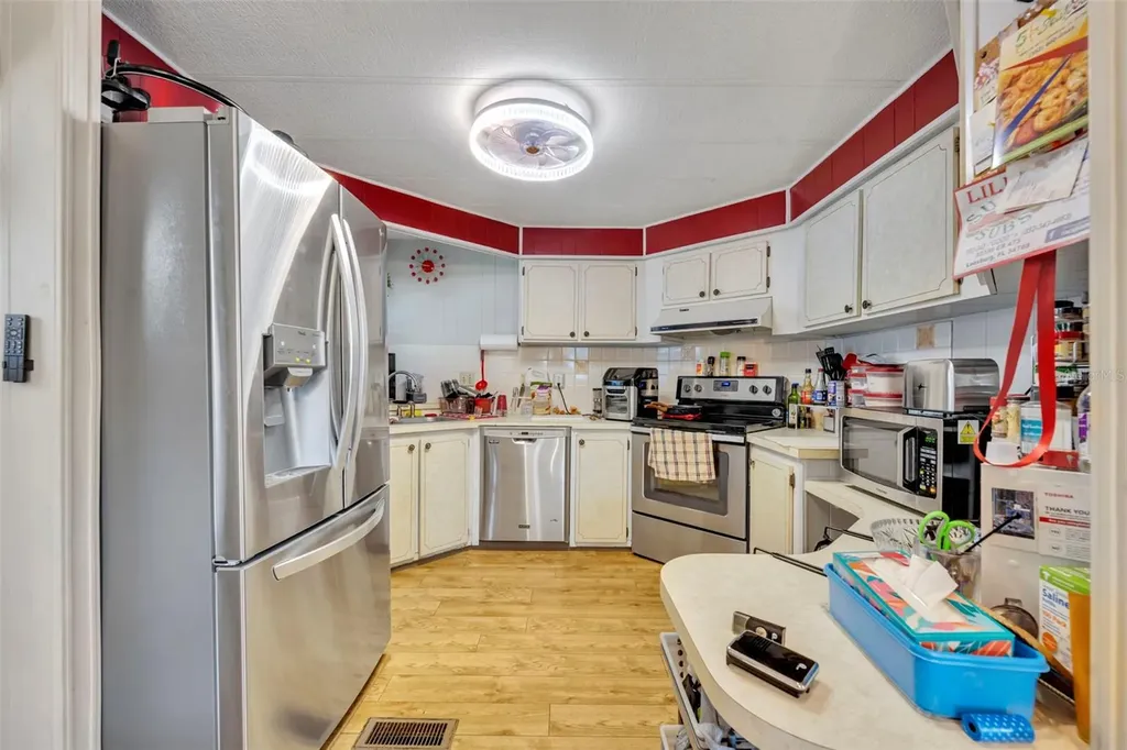 223 Paradise S Leesburg FL 34788