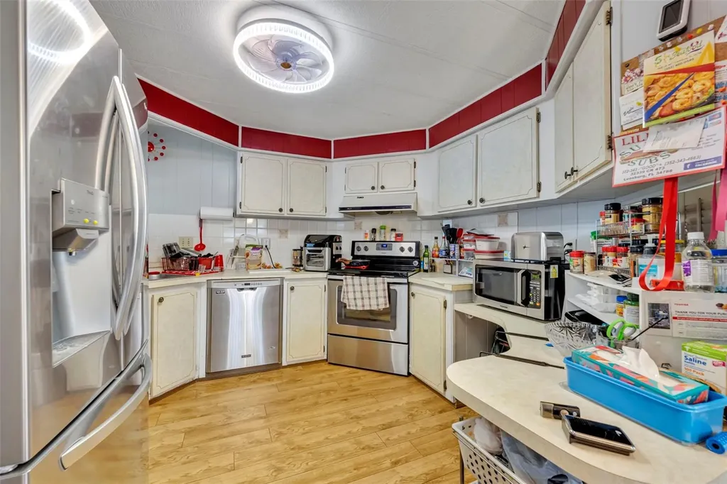 223 Paradise S Leesburg FL 34788