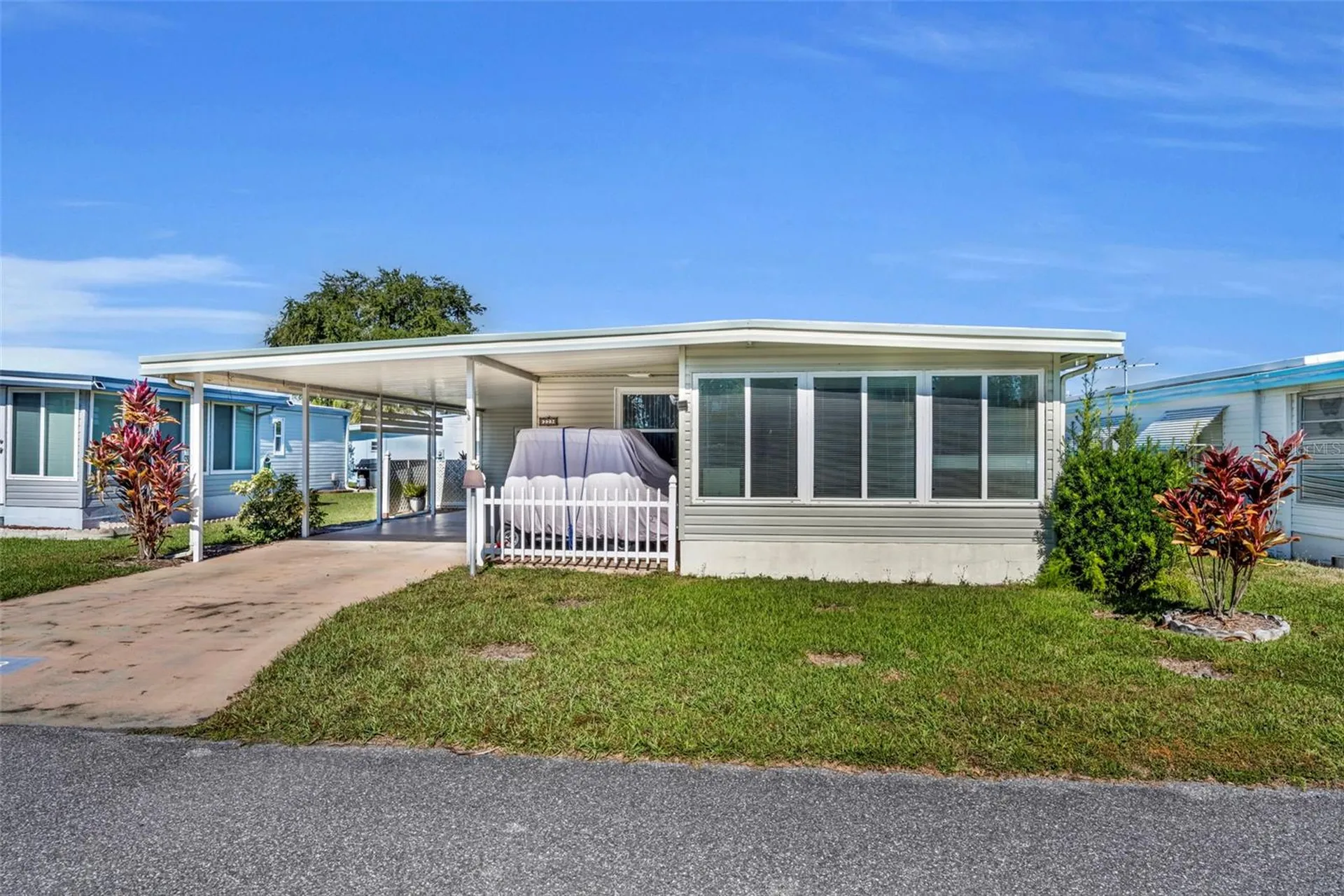 223 Paradise S Leesburg FL 34788