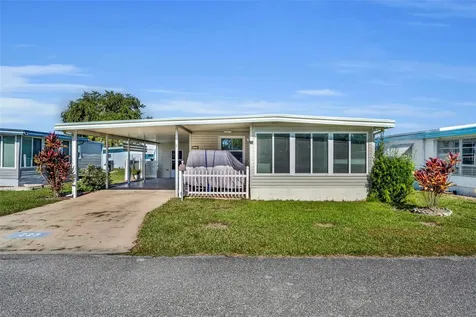 223 Paradise S Leesburg FL 34788