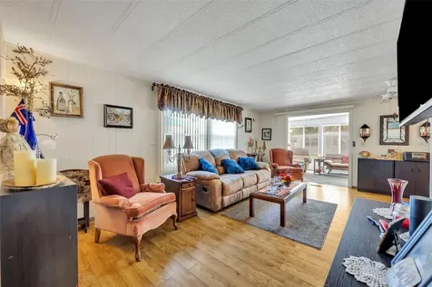 223 Paradise S Leesburg FL 34788