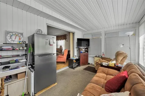 223 Paradise S Leesburg FL 34788