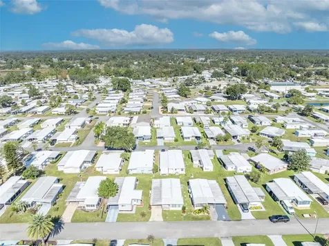 223 Paradise S Leesburg FL 34788