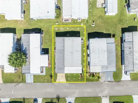 223 Paradise S Leesburg FL 34788
