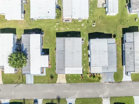 223 Paradise S Leesburg FL 34788